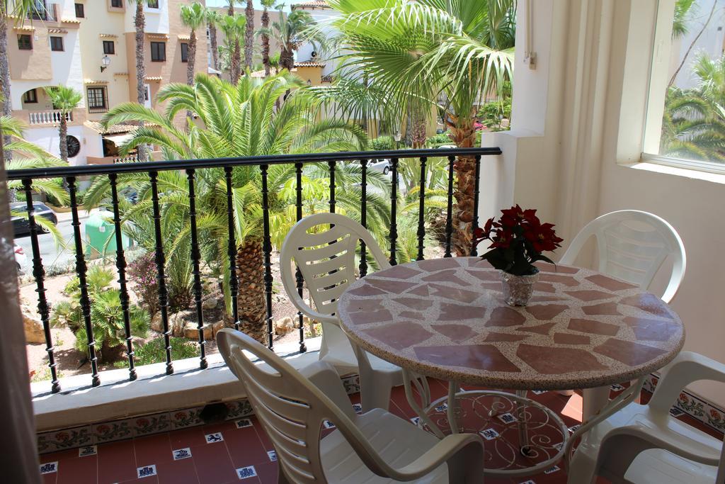 Aldea Del Mar Apartment ตอร์เรเวียคา ภายนอก รูปภาพ