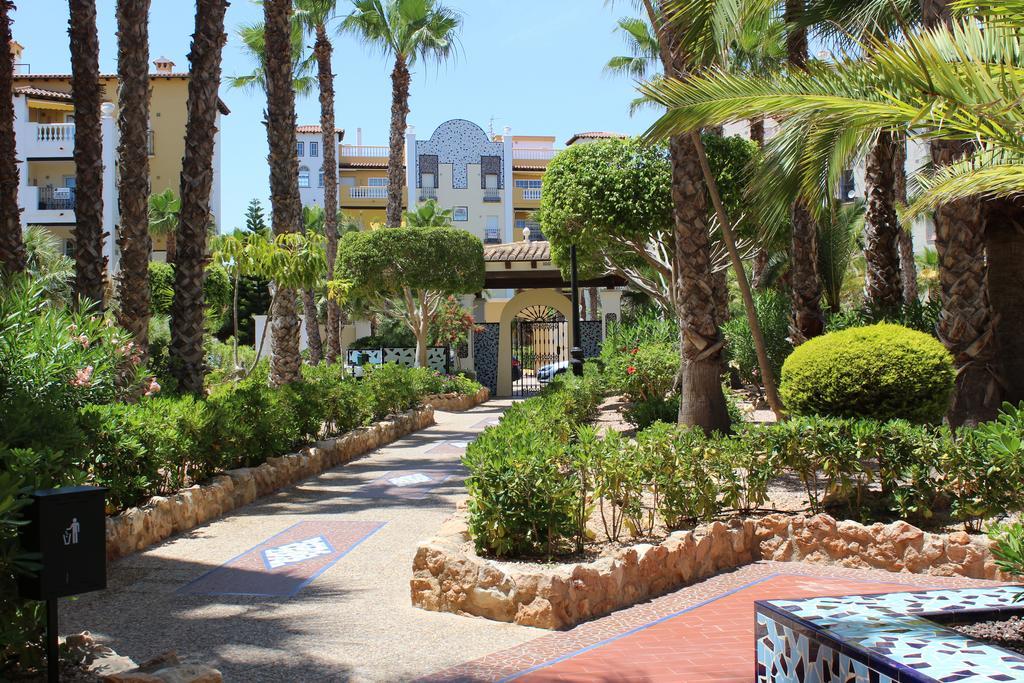 Aldea Del Mar Apartment ตอร์เรเวียคา ภายนอก รูปภาพ