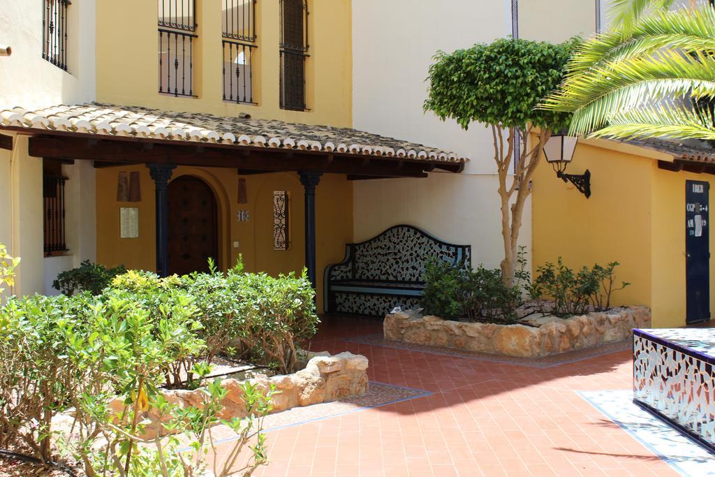 Aldea Del Mar Apartment ตอร์เรเวียคา ภายนอก รูปภาพ